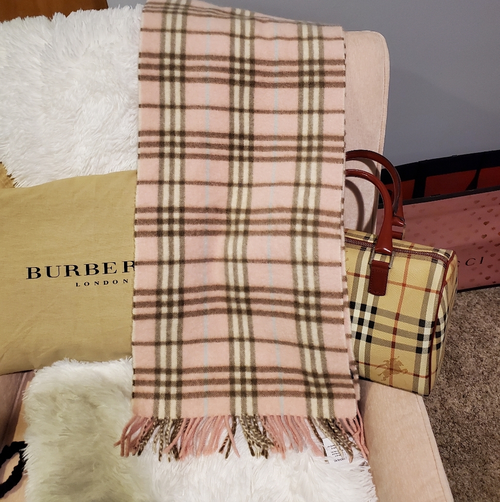 🎀 Authentic Vintage Burberry Nova Check Scarf 🎀 - Picture 3 of 5